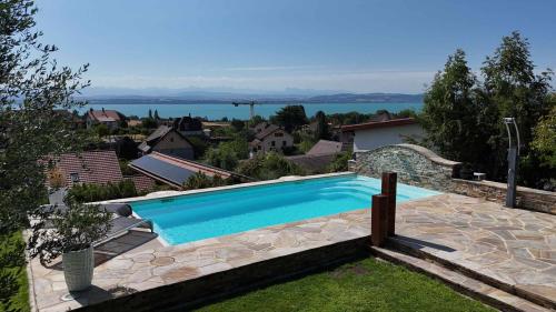 Élégante propriété familiale avec vue sur le lac